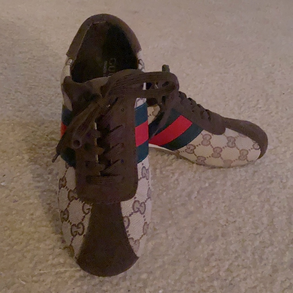NWOT! VINTAGE GUCCI SNEAKERS! No box! Size 8!